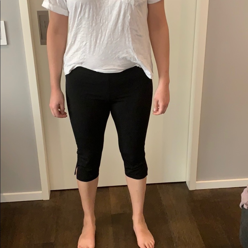 Planet black 3/4 length leggings